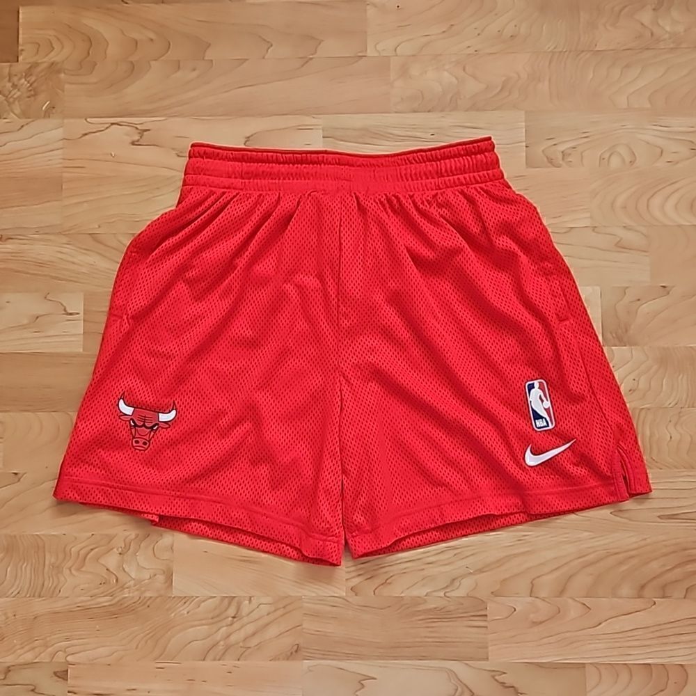 Nike NBA Chicago Bulls Mesh Practice Shorts Red NWT